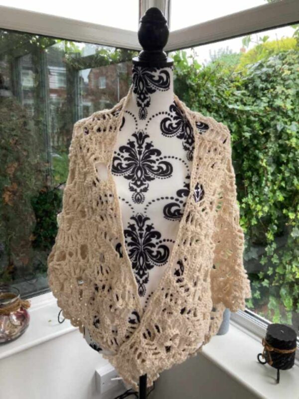 Lost Souls Shawl Cream3-720x960