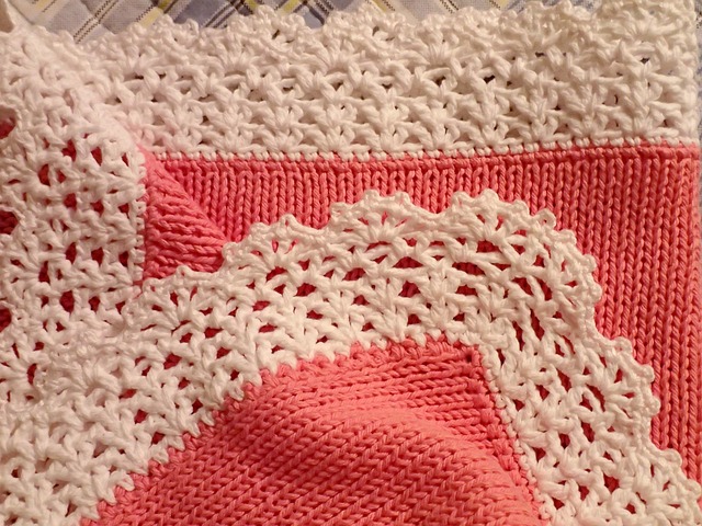 knitting-vs-crochet